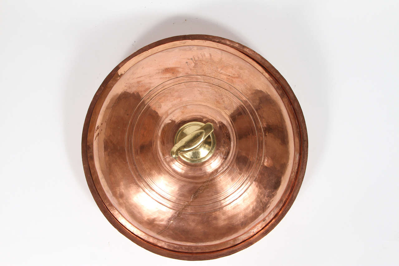 Large Moroccan Round Copper Tajine Serving Dish with Cover In Good Condition In North Hollywood, CA