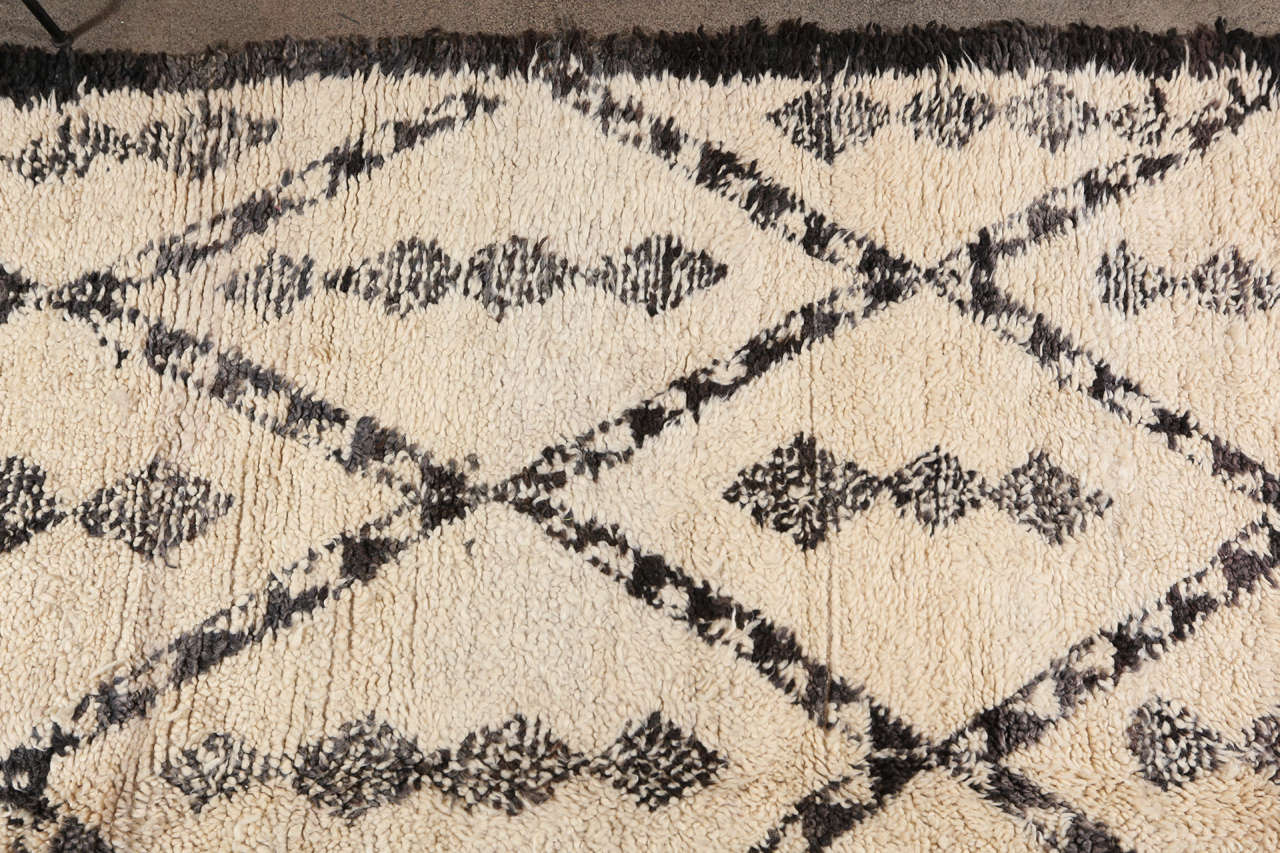 Vintage Moroccan Beni Ouarain Tribal Rug 4