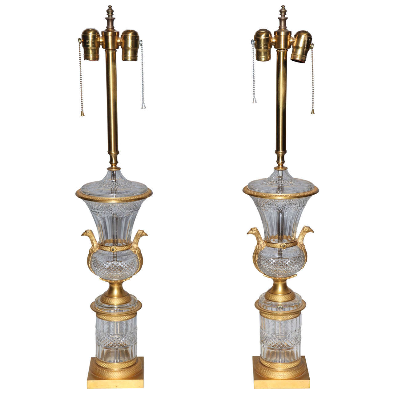 Magnifique paire d'urnes/ampoules anciennes françaises montées sur cristal et bronze doré