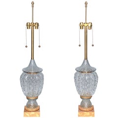 Paire monumentale de vases en verre de Murano câblés comme lampes avec montures en bronze doré