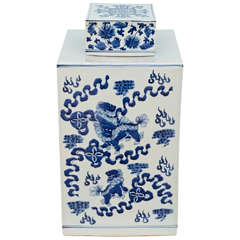 Large Chinese Blue and White Porcelain Lidded Tea Canister