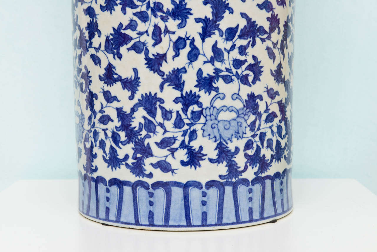 chinese blue and white porcelain umbrella stand