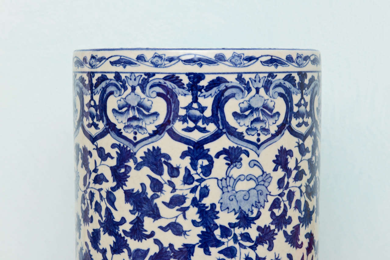 A Chinese Blue and White Porcelain Umbrella Stand 3