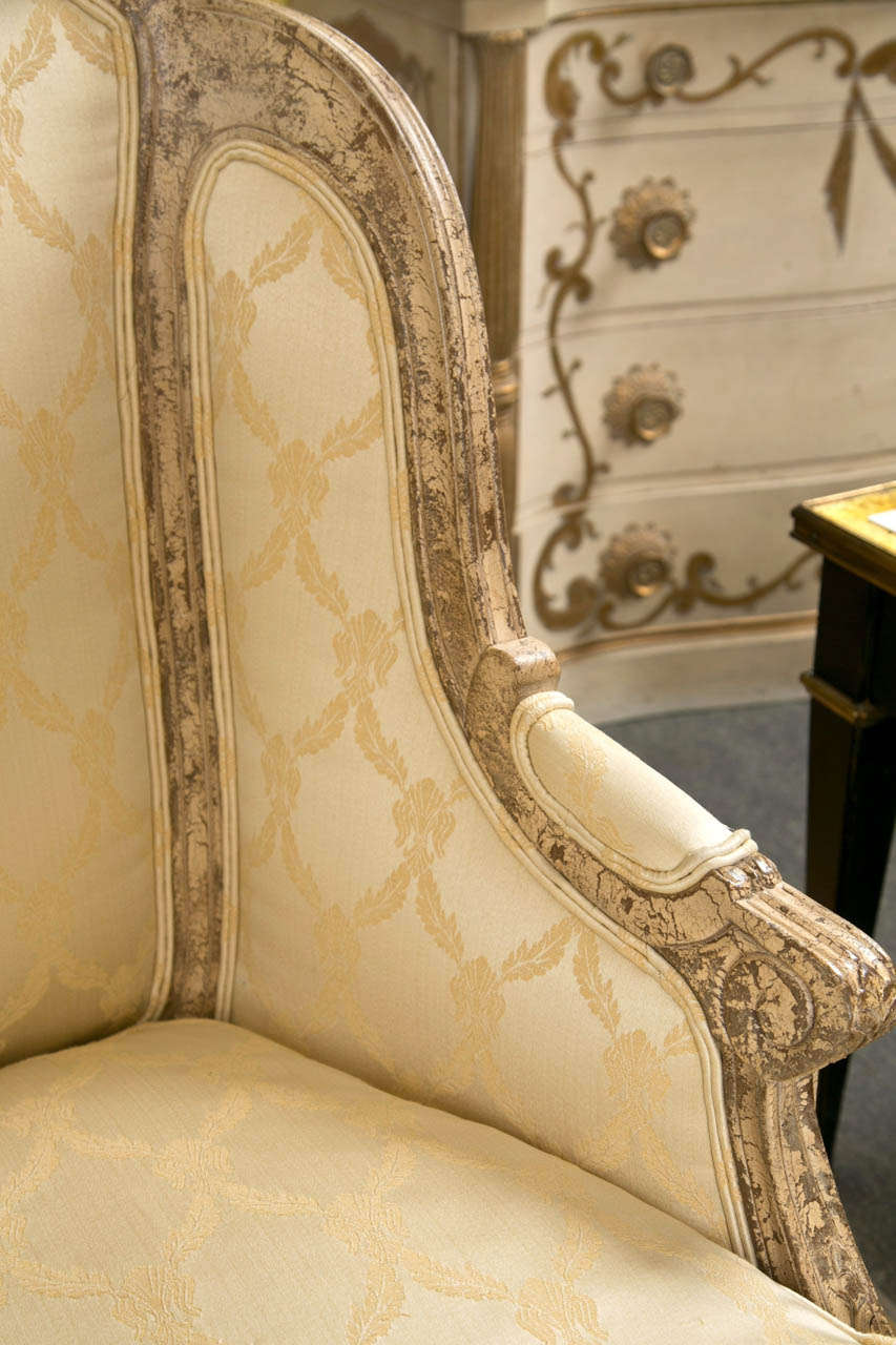 Pair of French Louis XV Style Winged Bergere Chairs In Good Condition In Stamford, CT