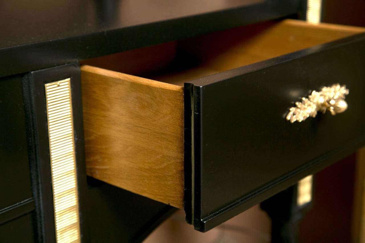 Mid-20th Century Pair of Ebonized Etagere Bookcases