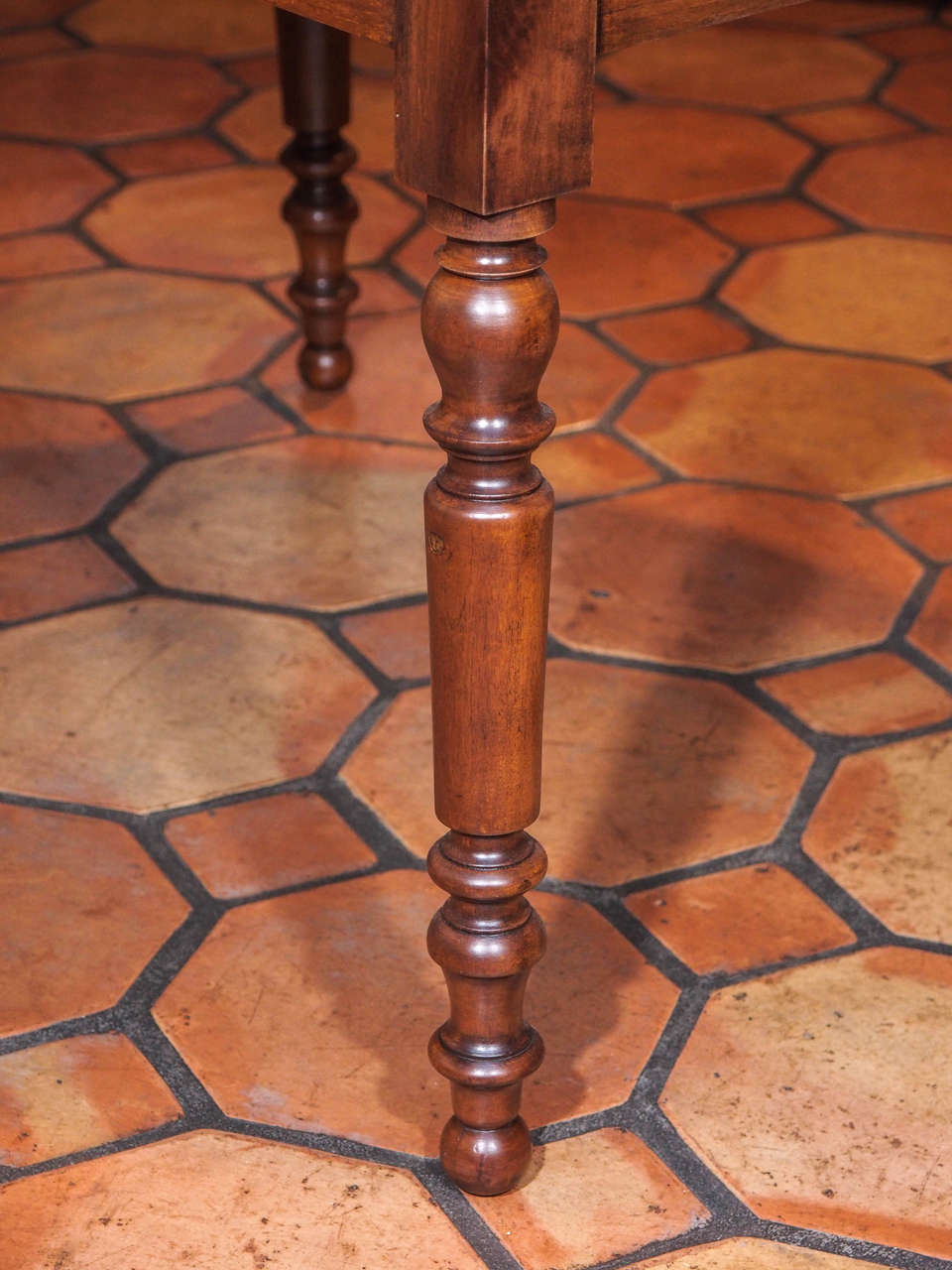 19th Century Mahogany Drop-Leaf Supper Table, circa 1850 In Good Condition In New Orleans, LA