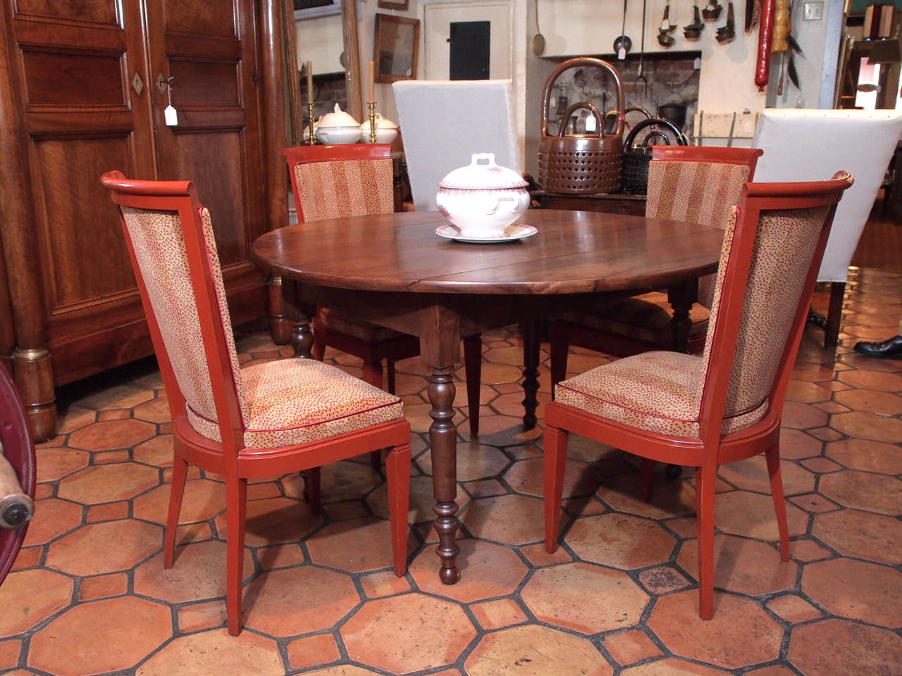 19th Century Mahogany Drop-Leaf Supper Table, circa 1850 5