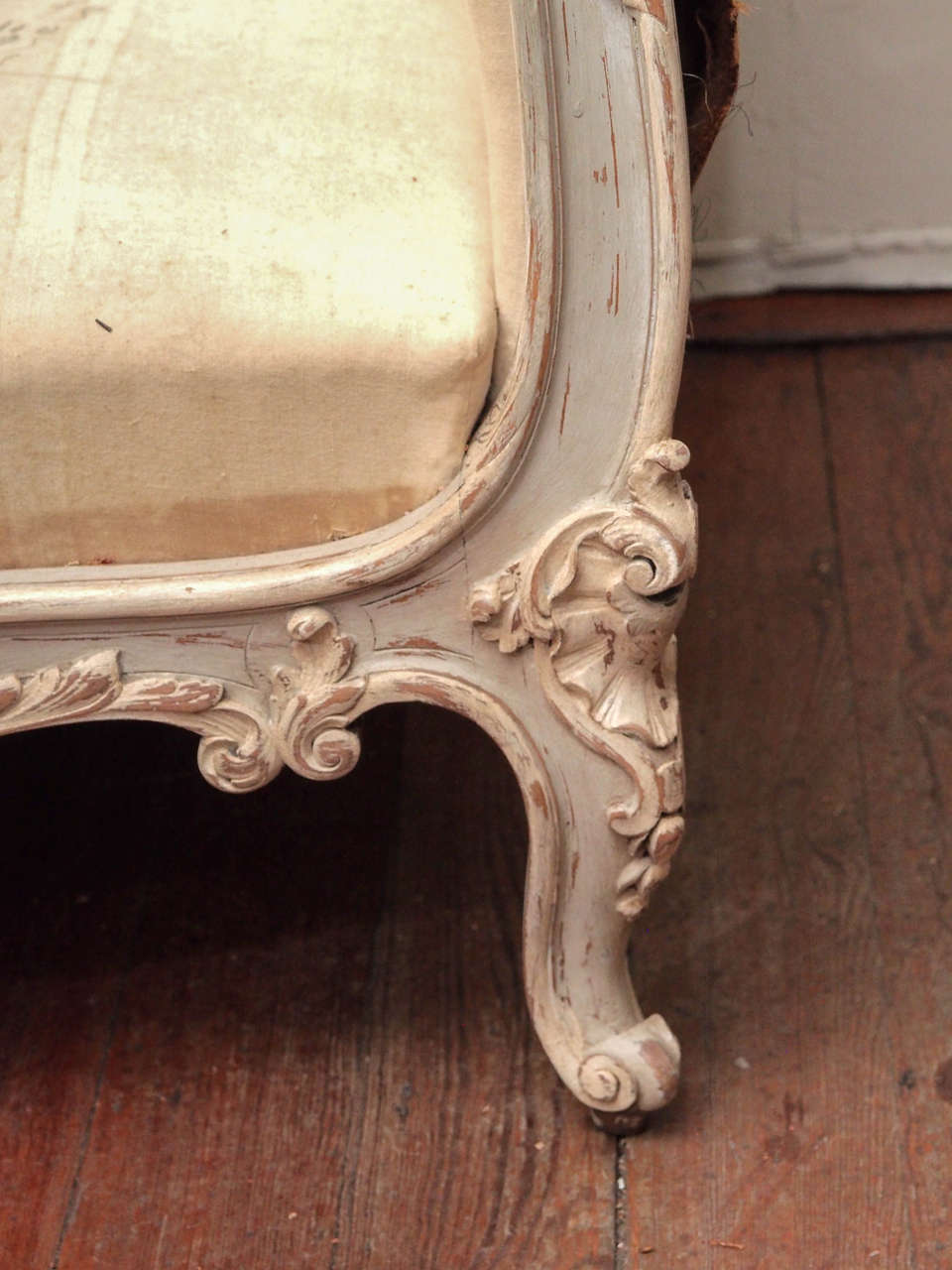 Wood Louis XV Painted Canapé For Sale