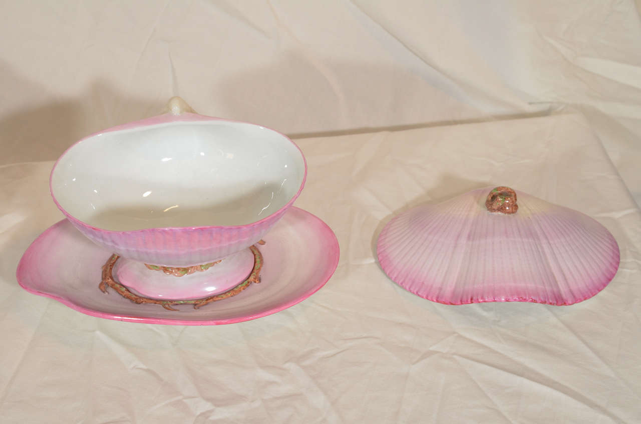 A Pink Wedgwood Dessert Service Shell Shaped Set of Dishes In Excellent Condition In Katonah, NY