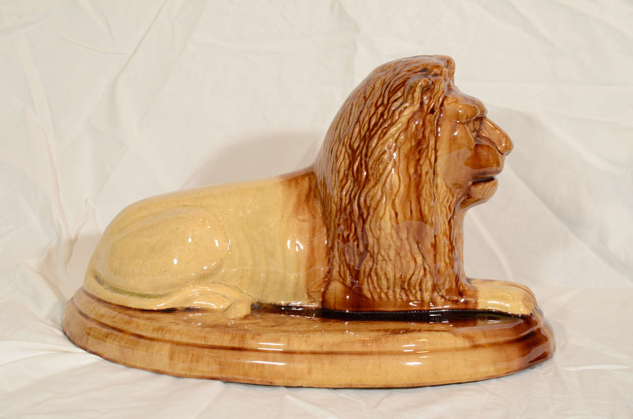 Stately 19th Century American Yellowware Pottery Lion In Excellent Condition In Katonah, NY