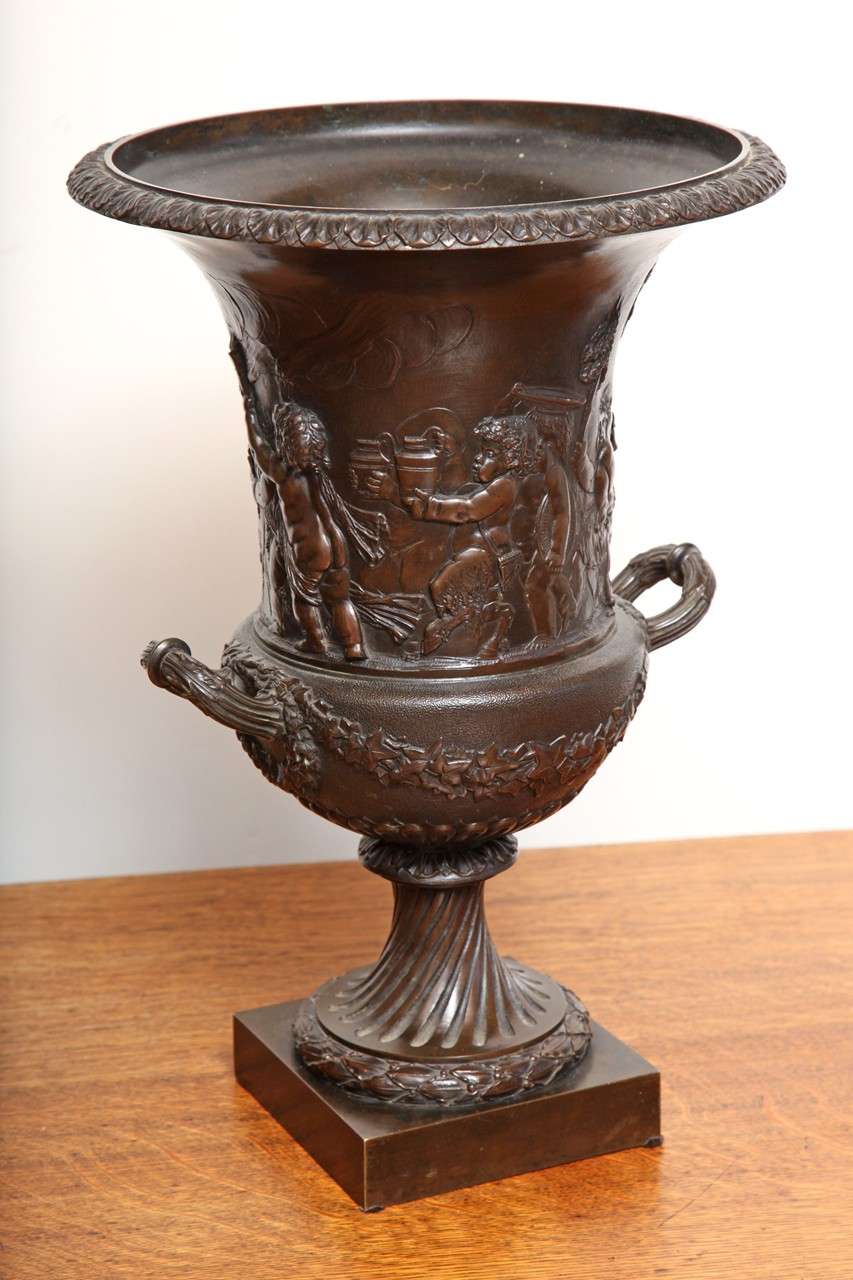 19th Century Bronze Urn For Sale 1