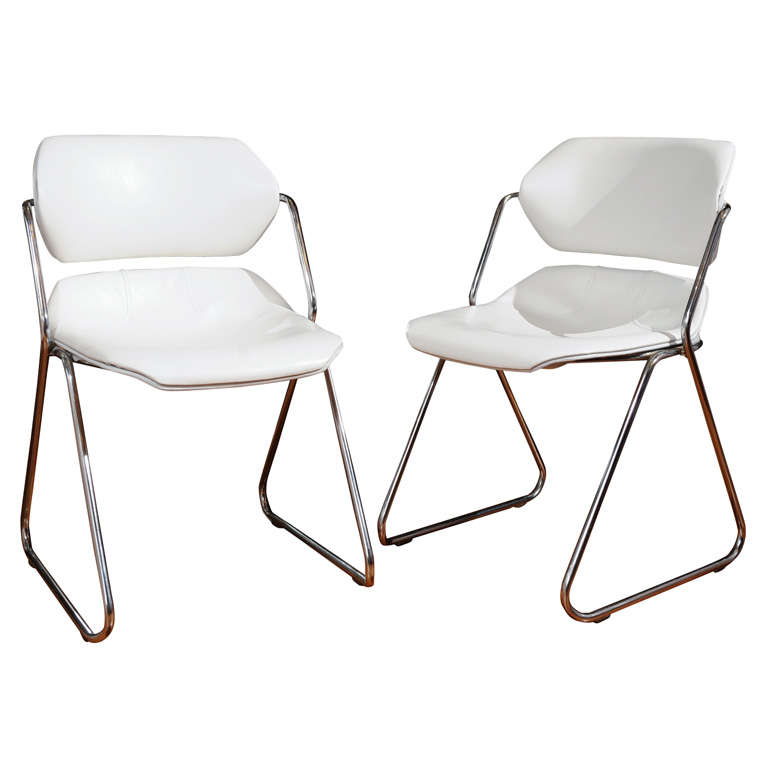 Pair of Vintage Bucket Chairs at 1stdibs