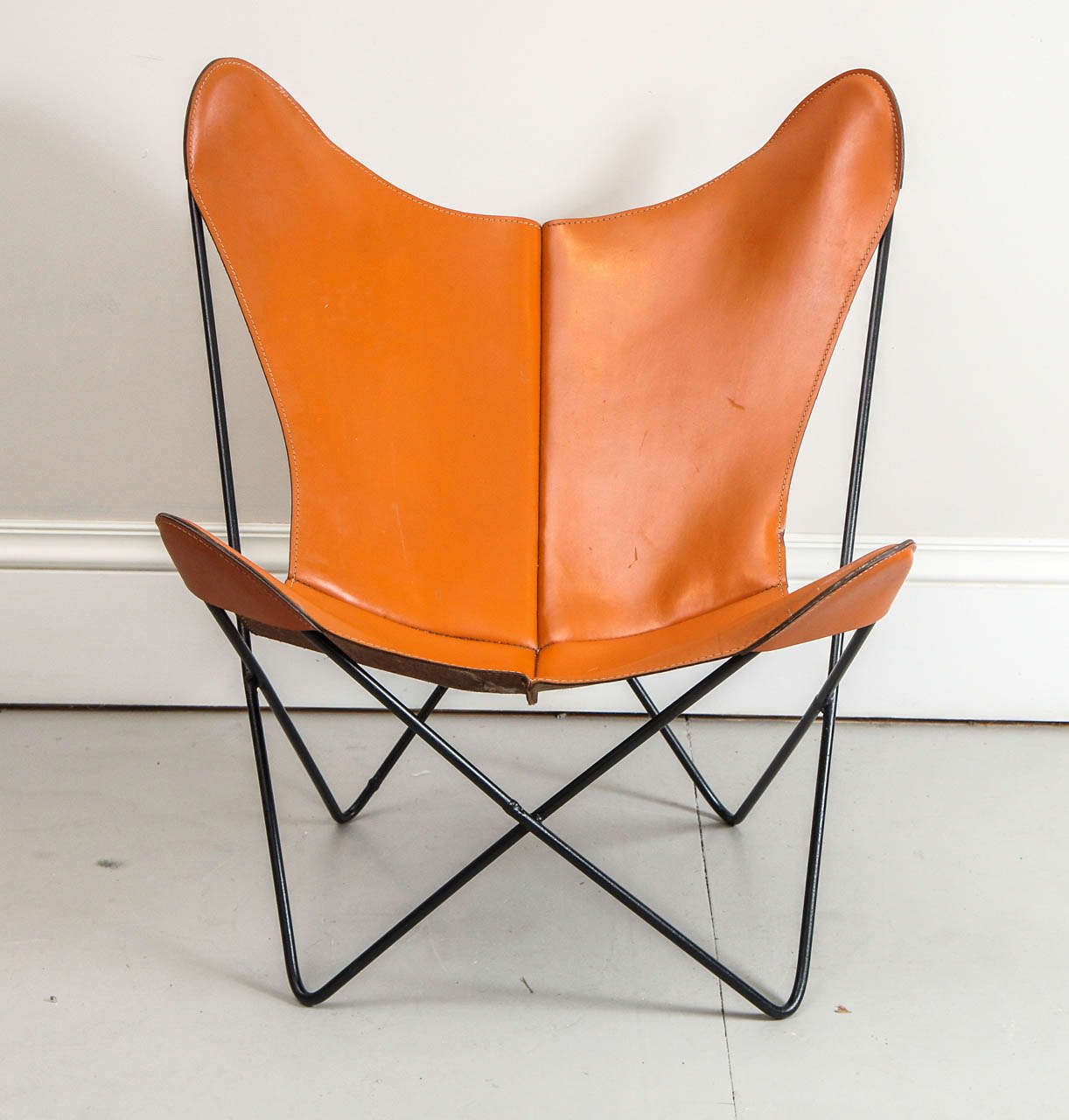 Mid-Century Modern Mid-Century Hardoy Butterfly Chair in Leather