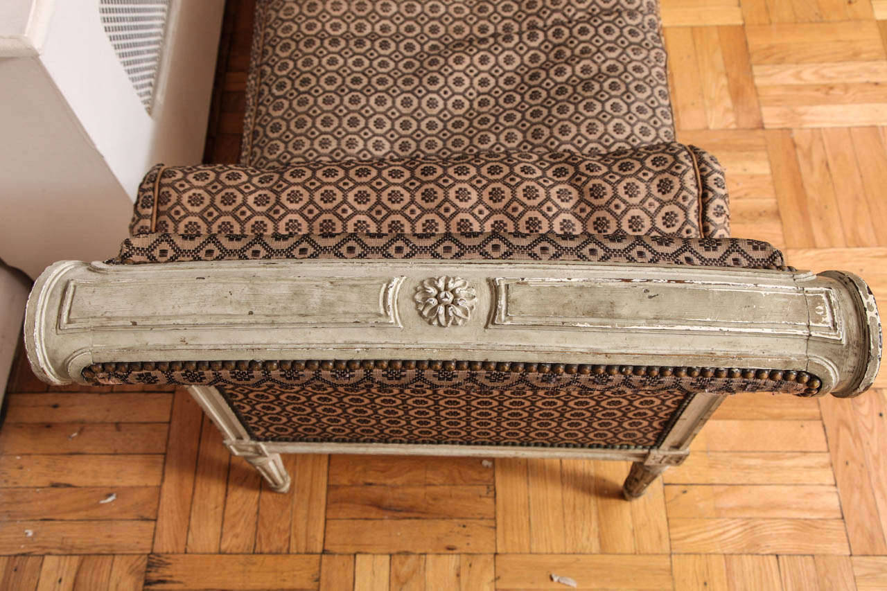 A Louis XVI Style Carved and Painted Daybed For Sale 2