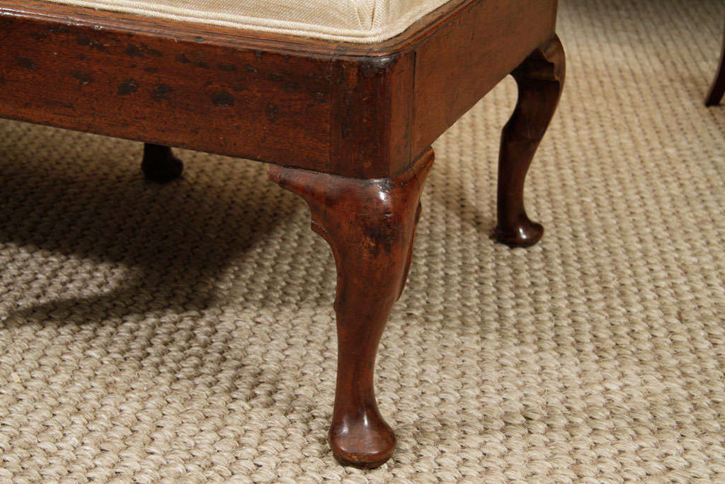 ENGLISH WALNUT RECAMIER