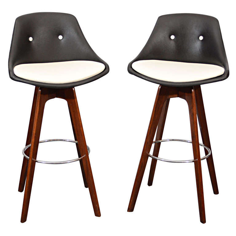 Pair of Mod Bar Stools at 1stdibs