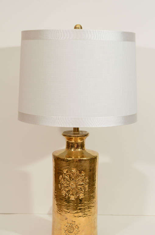 Pair of Swedish 22-Karat Gold Glazed Incised Ceramic Lamps by Bergboms In Excellent Condition In New York, NY