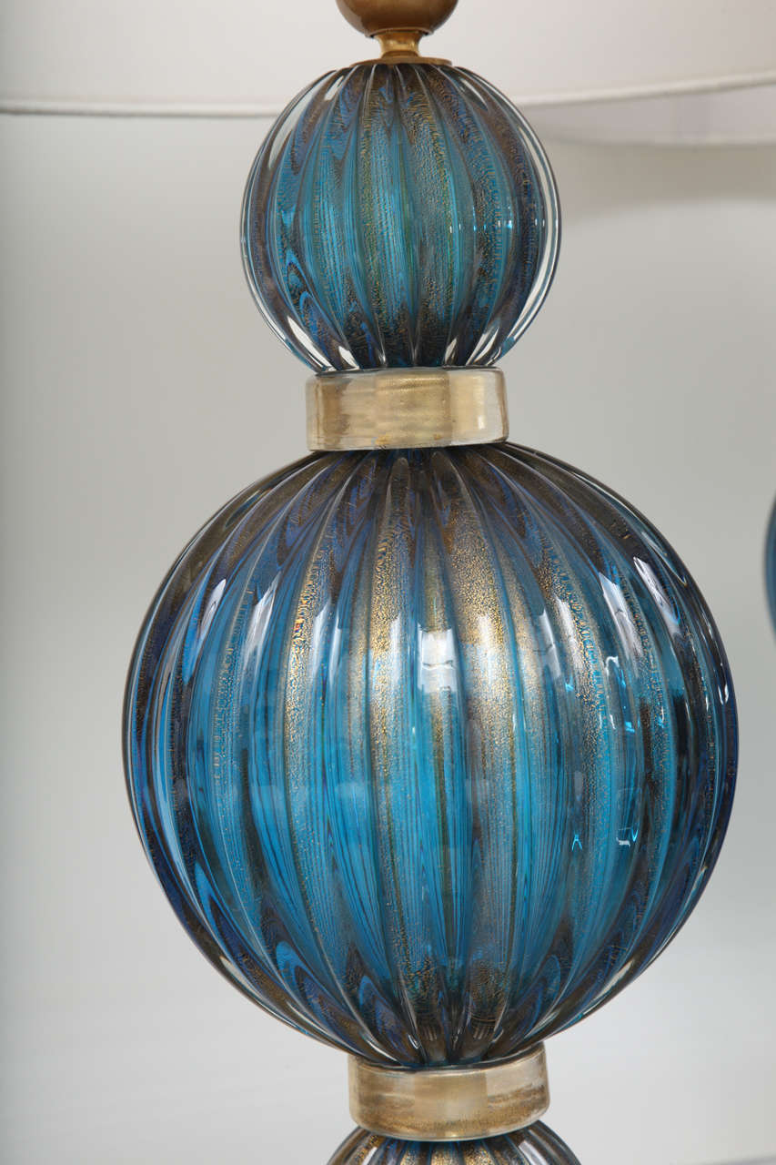 Extraordinary Pair of Gold and Cobalt Blue Murano Glass Lamps In Excellent Condition In New York, NY