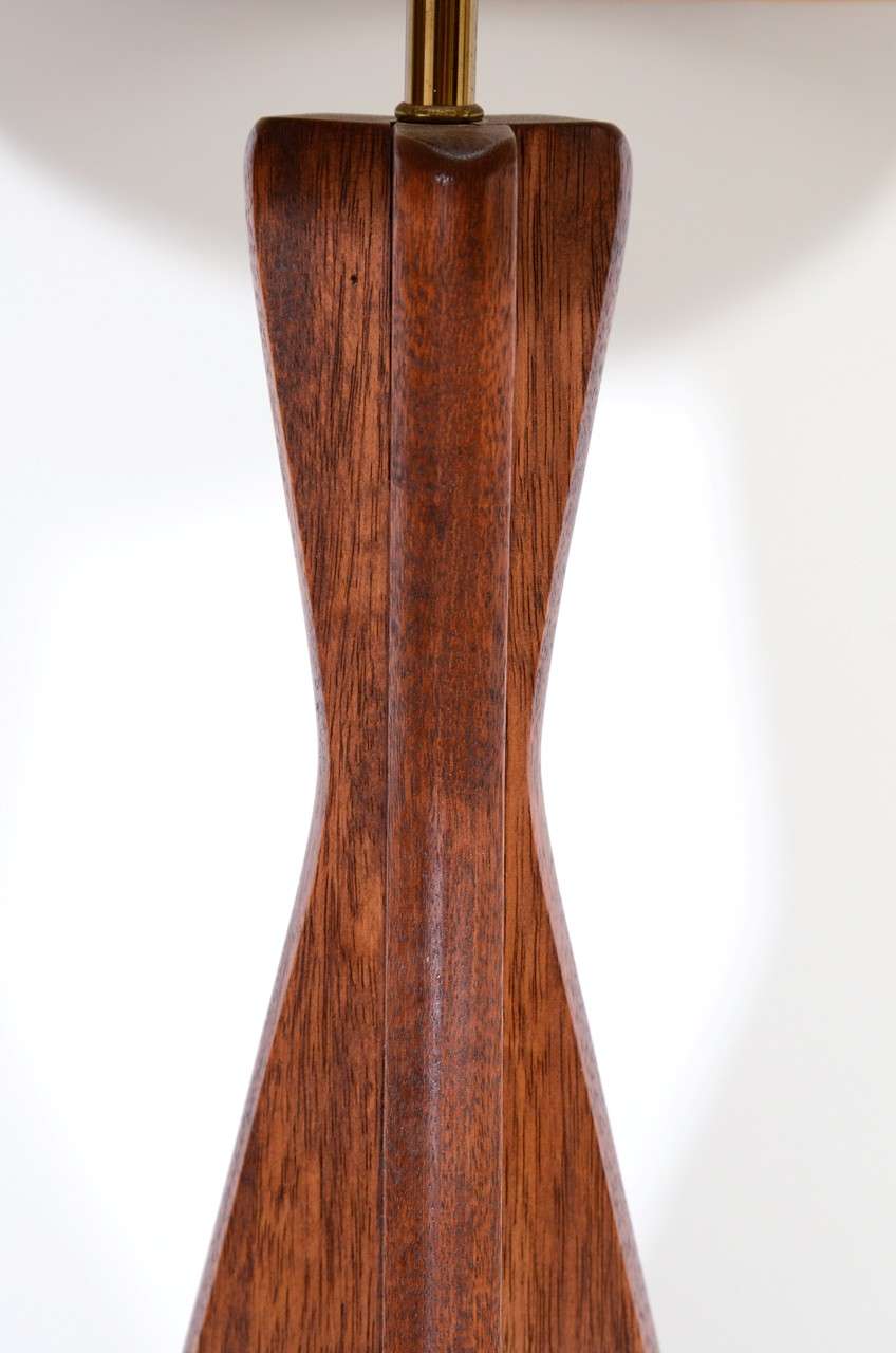 Mid Century Wood Tripod Base Table Lamp In Good Condition In Astoria, NY