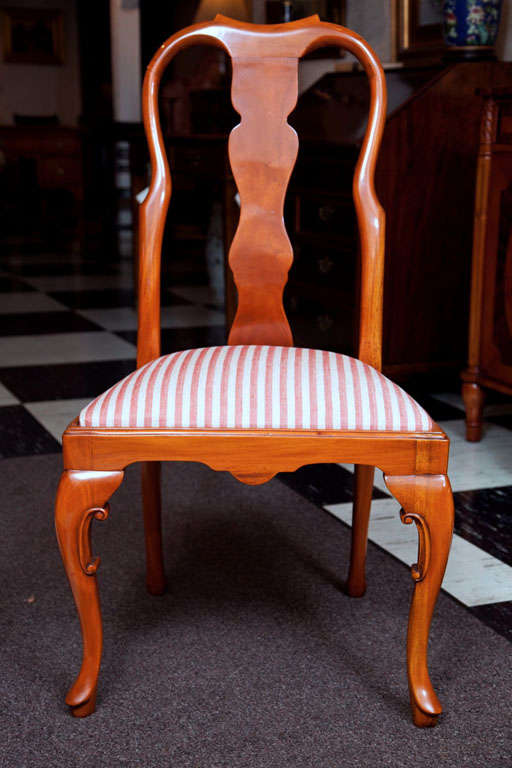 Chaise en noyer de style Queen Anne Neuf - En vente à Woodbury, CT