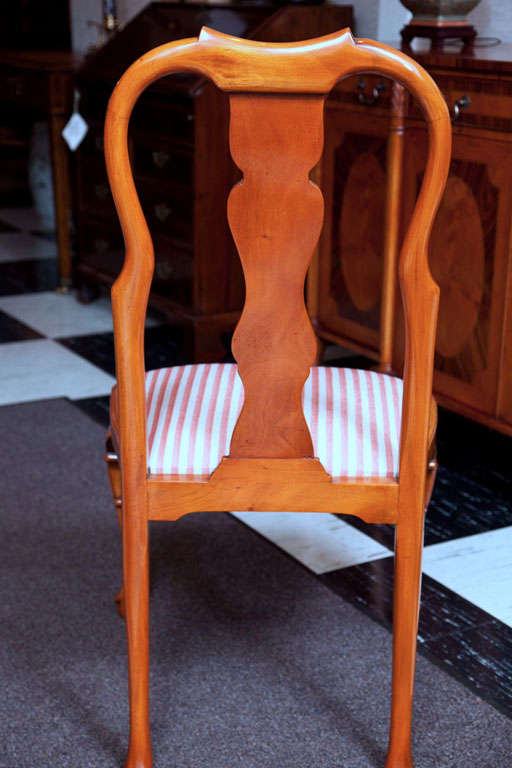 Cherry Walnut Queen Anne Style Chair For Sale