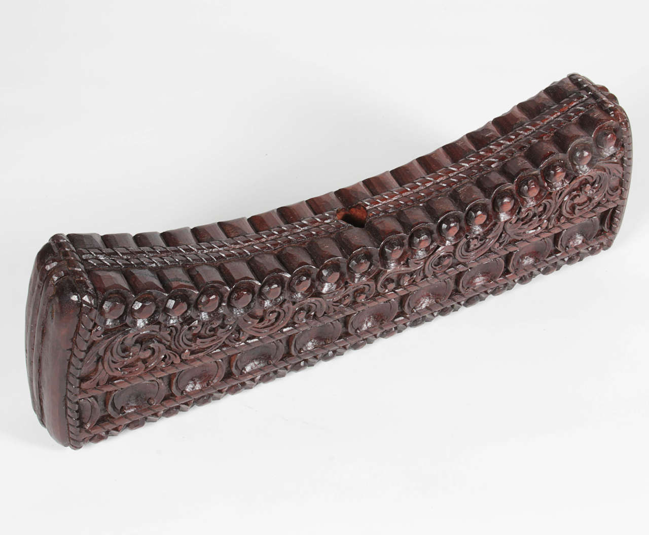 Balinese Wood Carved Candleholder In Excellent Condition For Sale In New York, NY