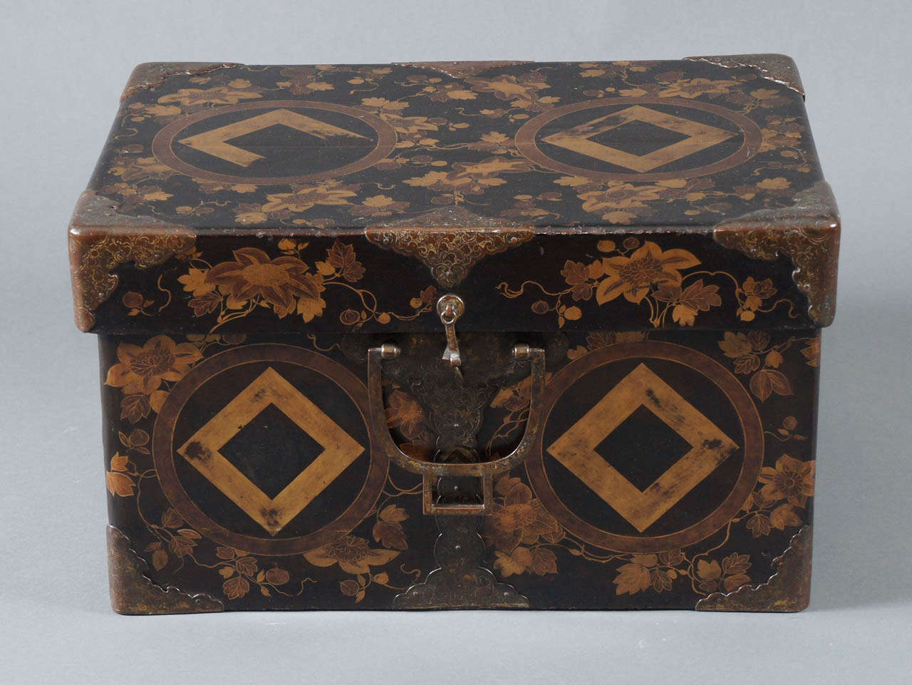 Black Lacquer Kimono Box
Vine and Mon Design (family crest) in gold with Bronze mounts.
Decoration on inside of lid.
Lid served as a tray for presentation of Kimono.

Pick up location:
Naga North
536 Warren Street
Hudson, NY 12534