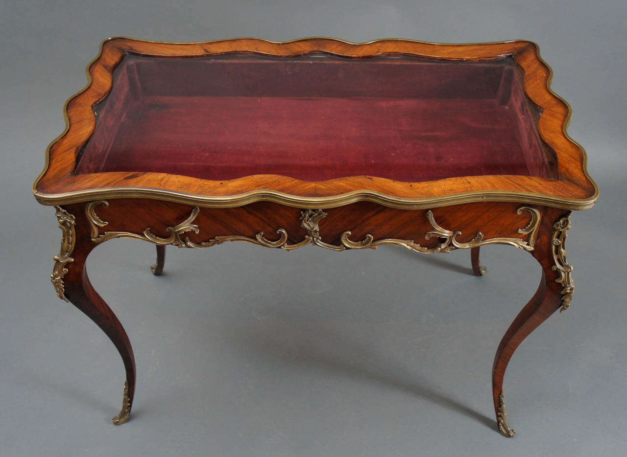 French, Napoleon III Vitrine For Sale at 1stdibs