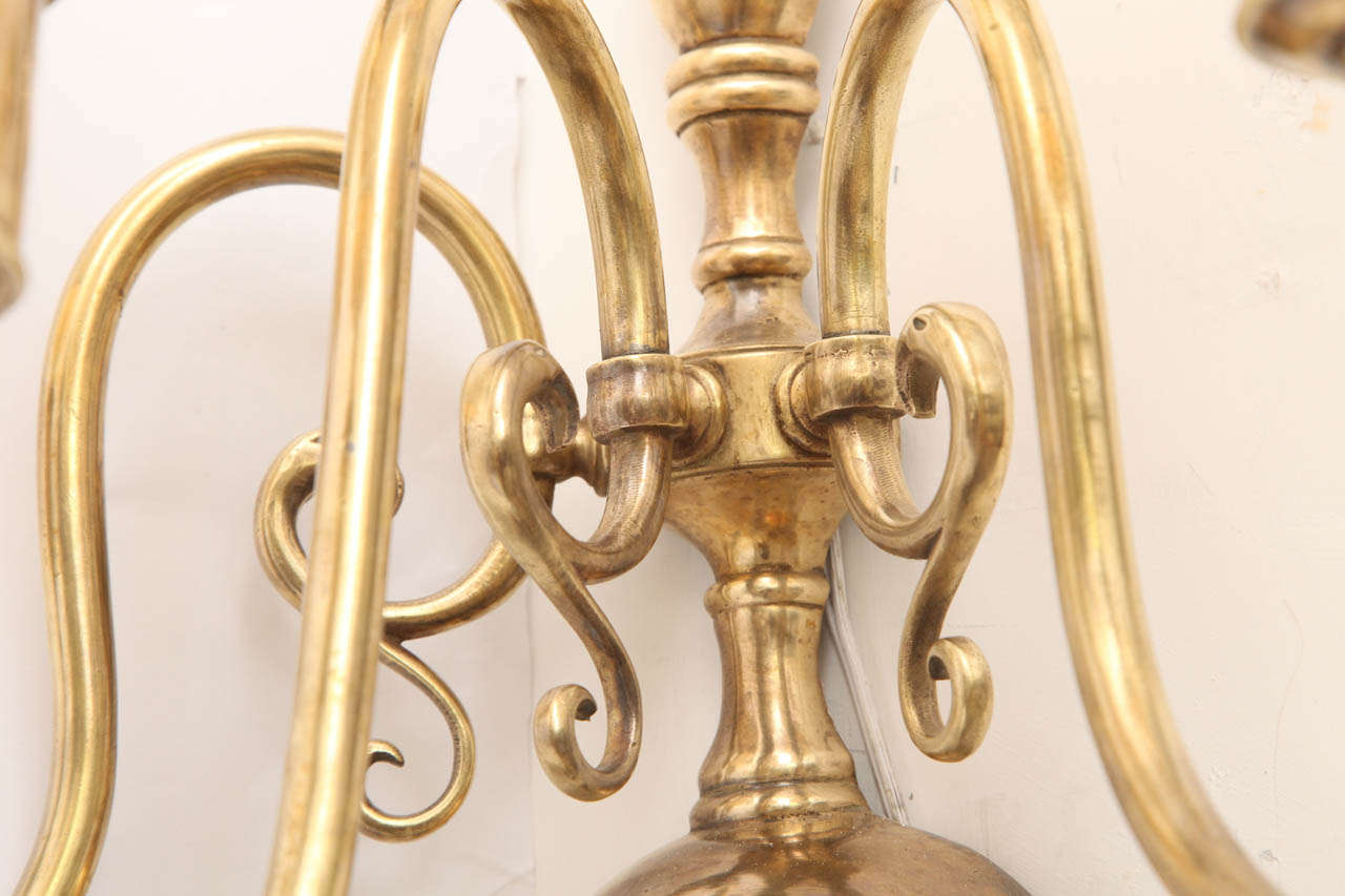 Pair of 1920s Classical Modern Brass Wall Sconces In Excellent Condition In New York, NY