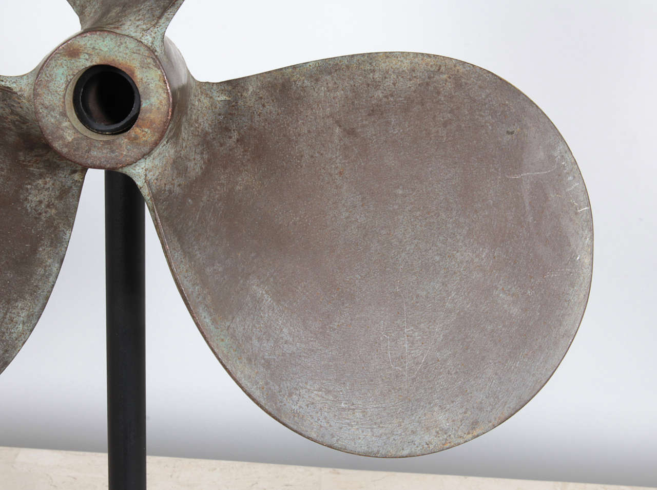 Pair of Vintage Patinated Brass Boat Propellers on Stands In Excellent Condition In New York, NY