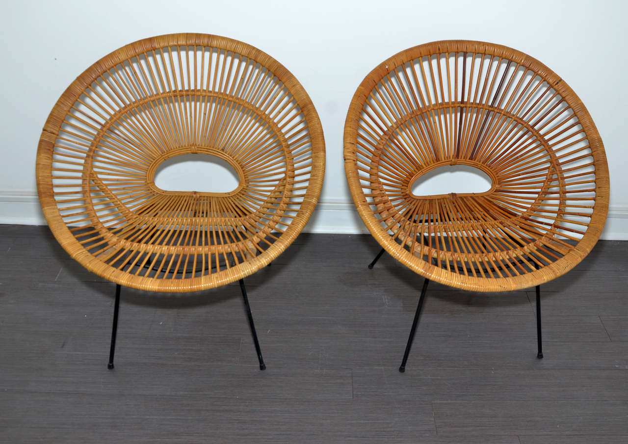 1950s Set of Two Armchairs and a Coffee Table by Abraham & Roll For Sale 1