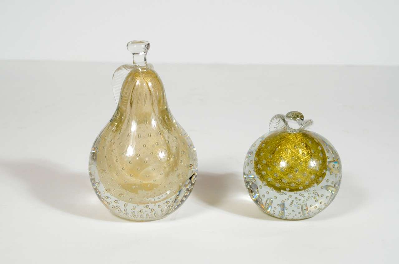 Gorgeous set of Hand Blown Murano Glass Pear and Apple by Barbini In Excellent Condition In New York, NY