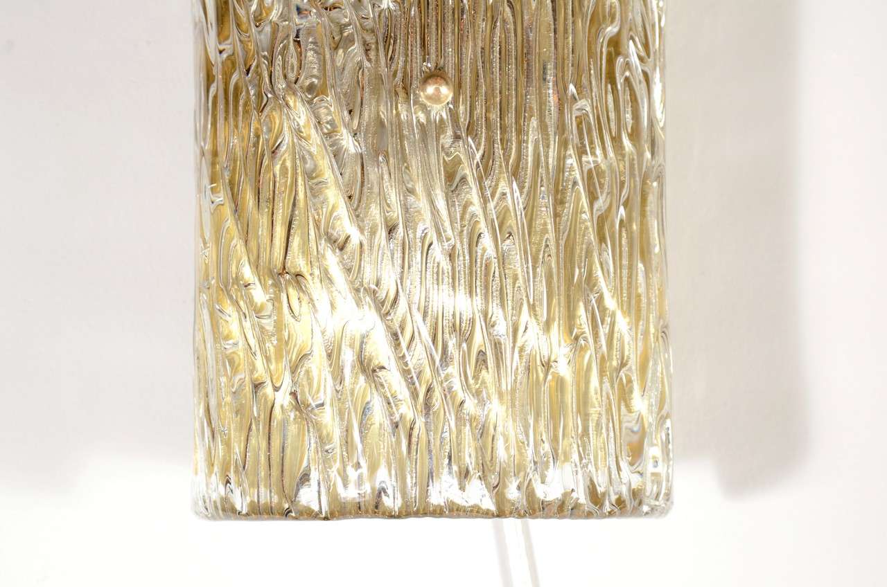 Italian Set of Four Modernist Textured Murano Glass Sconces by Venini