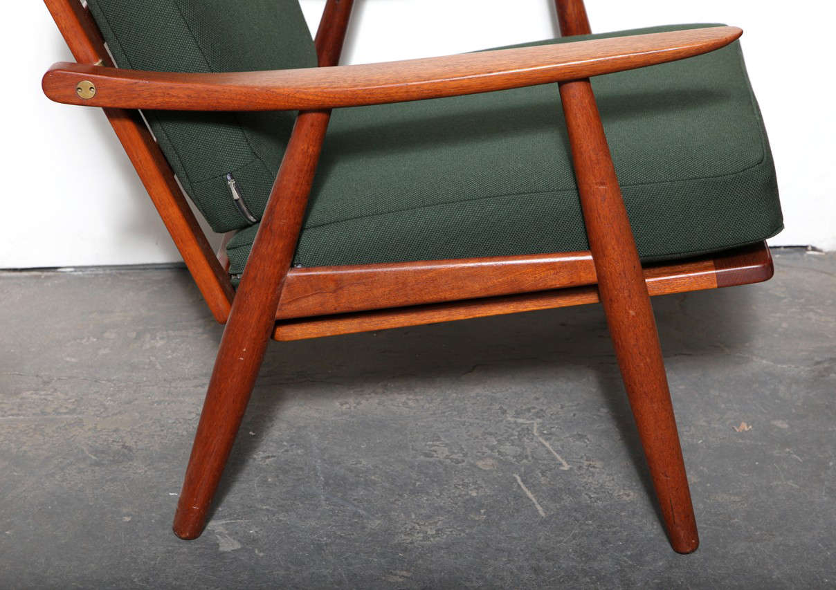 Scandinavian Modern Pair of Teak and Green GE-270 Lounge chairs by Hans J. Wegner