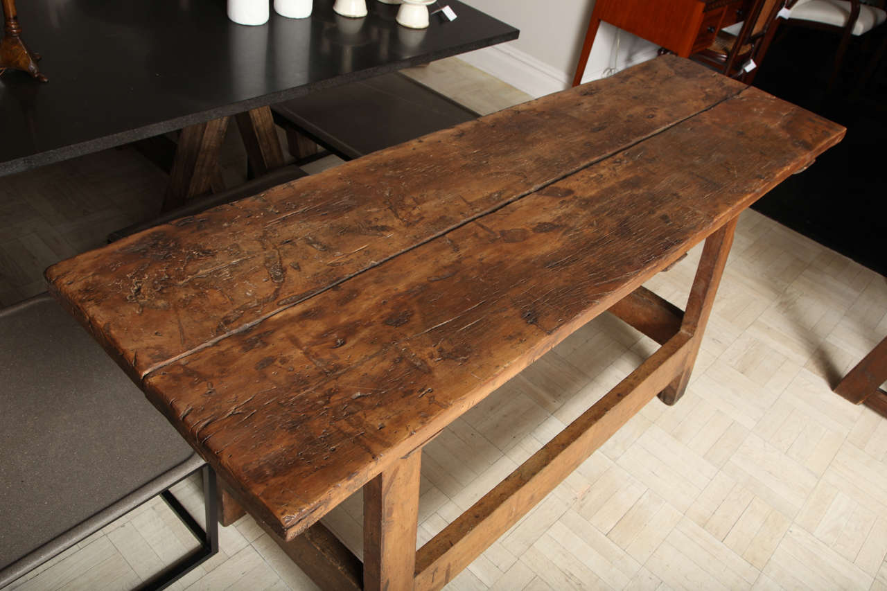 Mid-18th Century Walnut Console Table For Sale 3