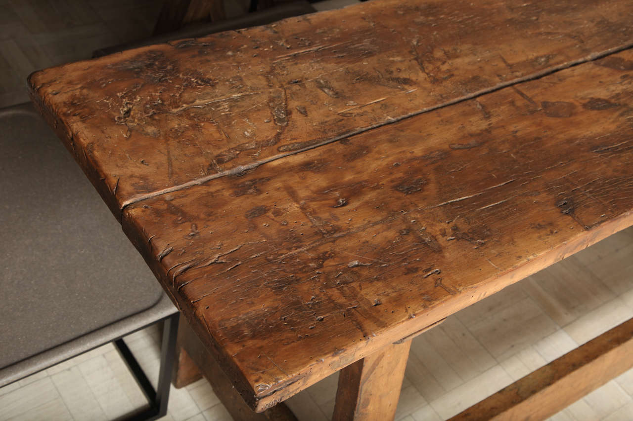 Mid-18th Century Walnut Console Table For Sale 4