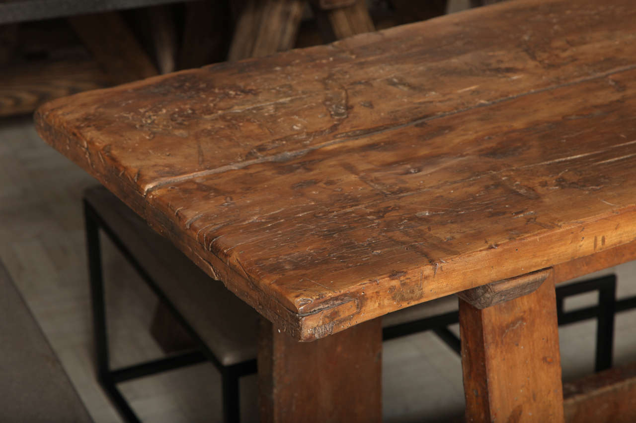 Mid-18th Century Walnut Console Table For Sale 6