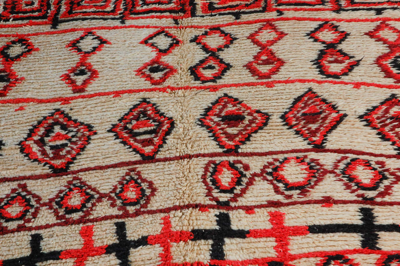Mid-20th Century Vintage Moroccan rug
