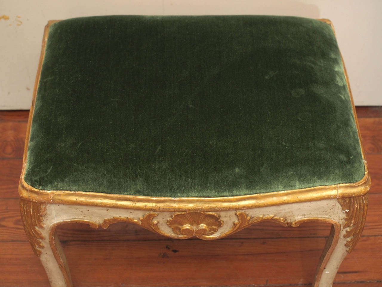 18th Century and Earlier 18th c. Italian Luigi XV Paint and Parcel Gilt Benches