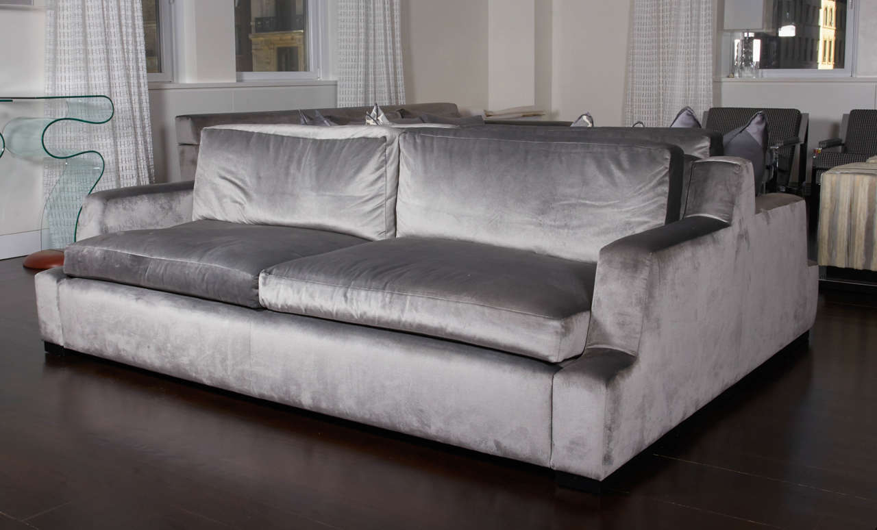 Custom Têtê-à-Têtê Sofa with Four Custom Pillows with Flange Detail 1