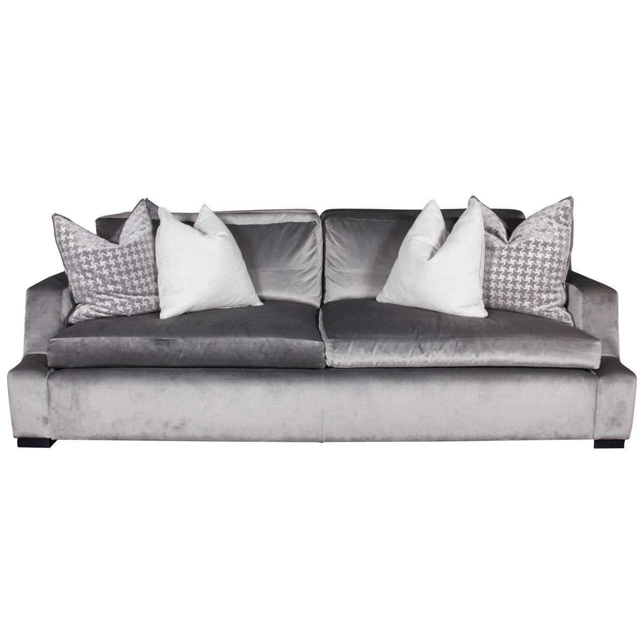Custom Têtê-à-Têtê Sofa with Four Custom Pillows with Flange Detail