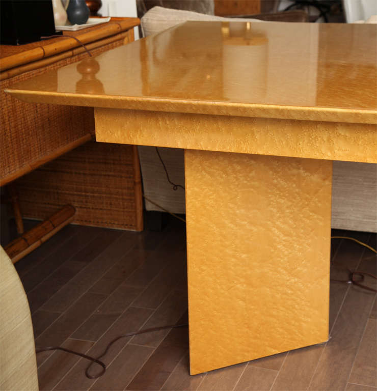 Lacquered Burl Dining Table, circa 1970 In Excellent Condition For Sale In New York, NY