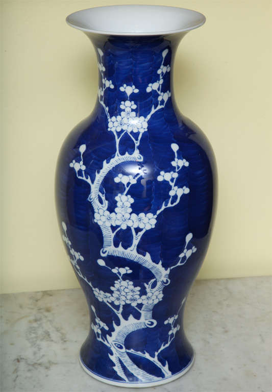 Blue and White Chinese Porcelain Baluster Vase, Early 20th Century In Excellent Condition In New York, NY