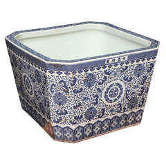 Antique Chinese blue and white porcelain planter 19th century