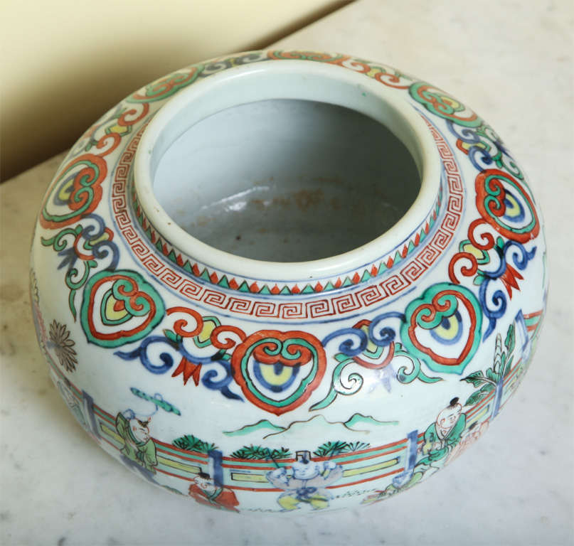 Wucai Style Porcelain Vase with Five Color Glaze, 20th Century For Sale 1