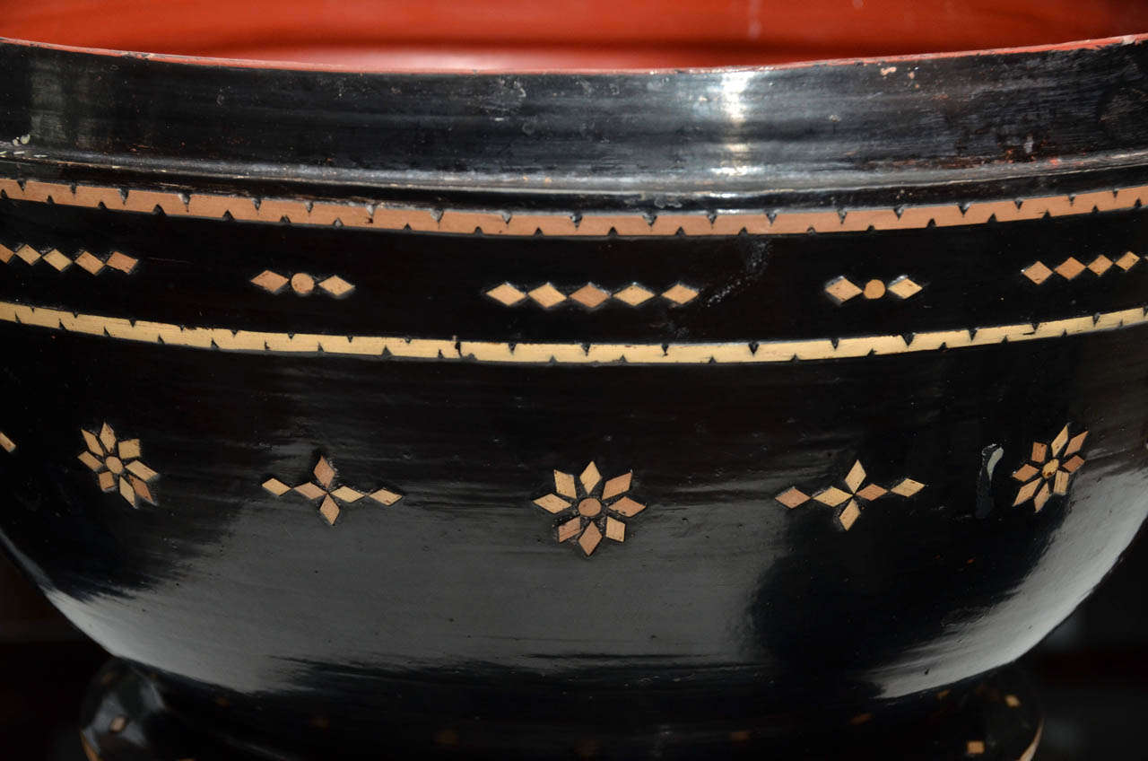 Late 19th century Black Lacquered Hsun Inlaid Lidded Offering, probably Burmese 2