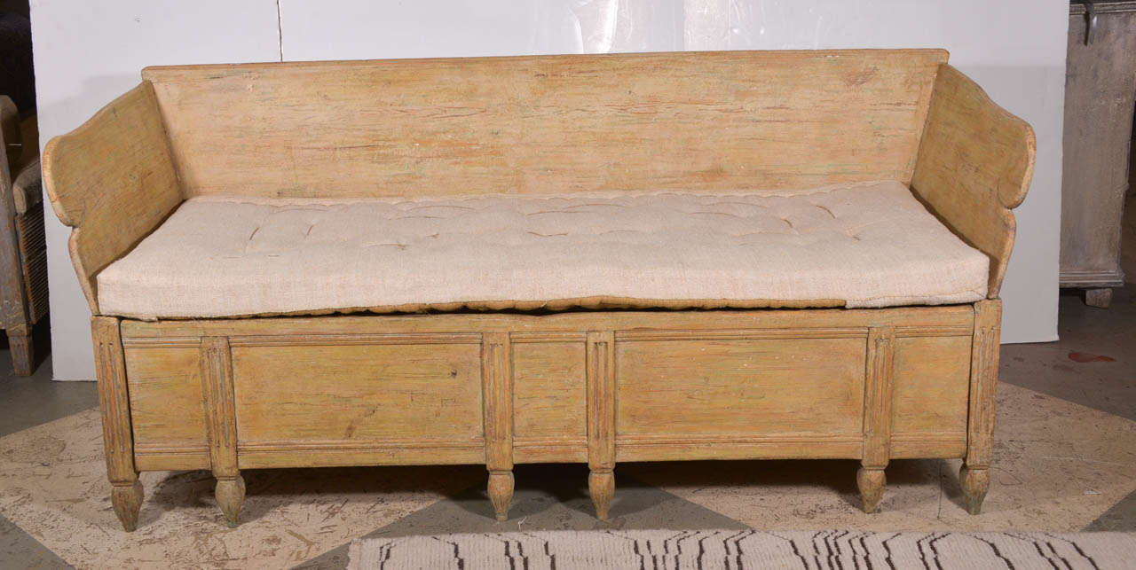 Swedish Provencal Bench In Good Condition In Houston, TX