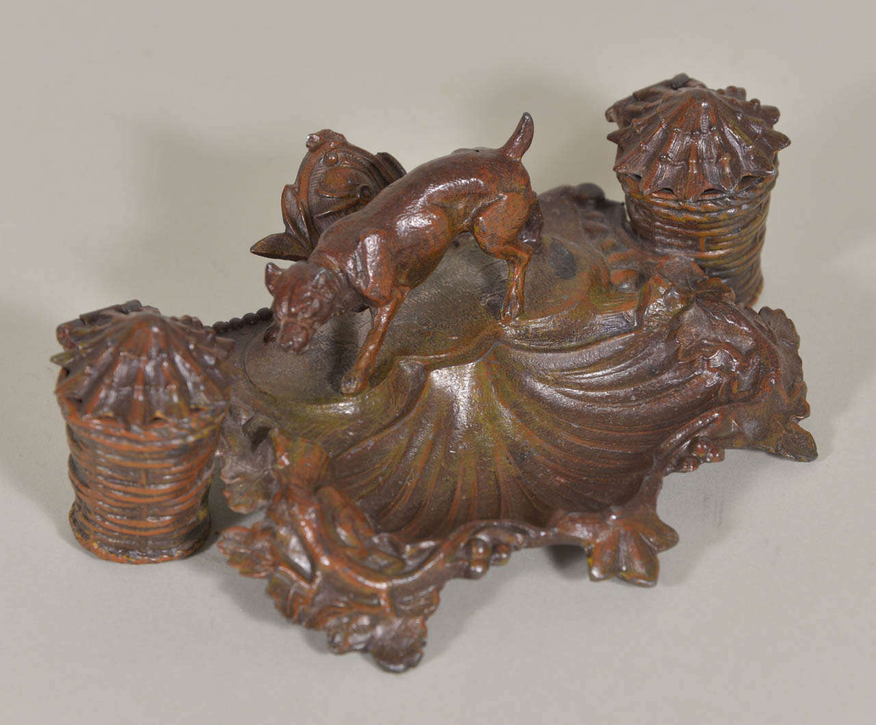 Dog and Lizards Metal Inkwell In Excellent Condition For Sale In Houston, TX