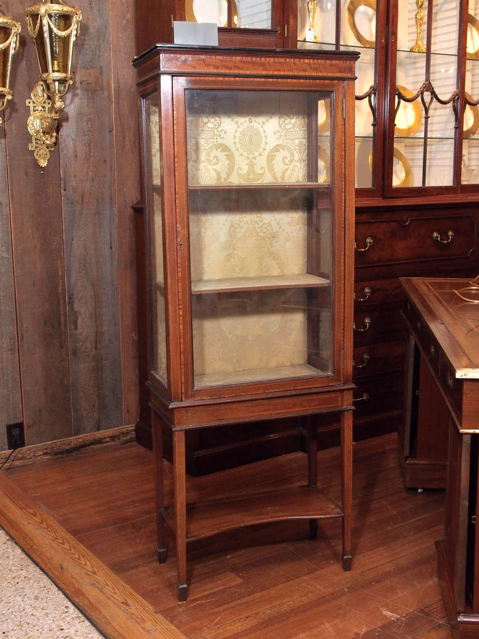 Antique English Mahogany 19th Century Vitrine In Excellent Condition In New Orleans, LA