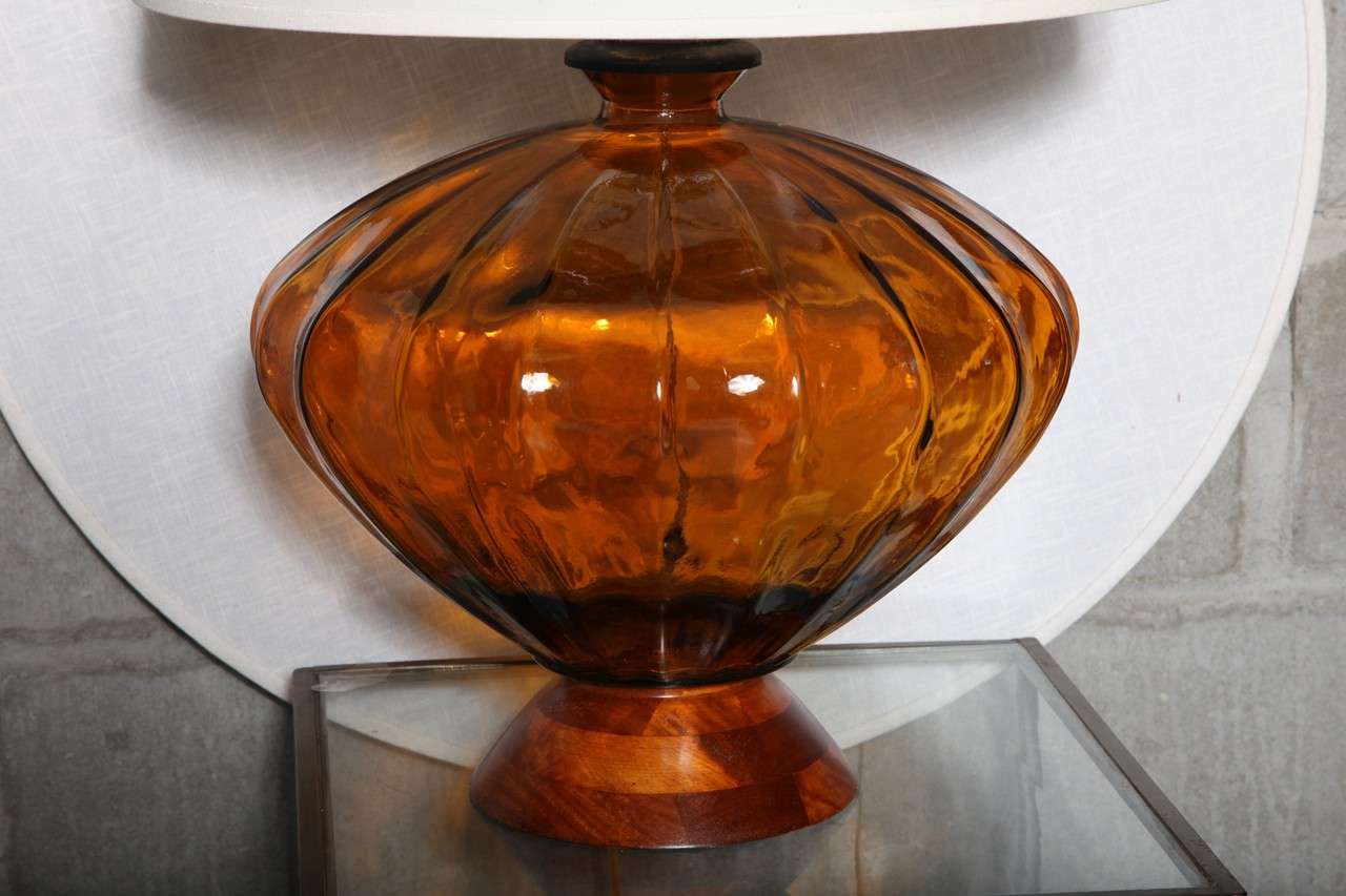 Mid-Century Modern Pair of Monumental Amber Glass Table Lamps For Sale